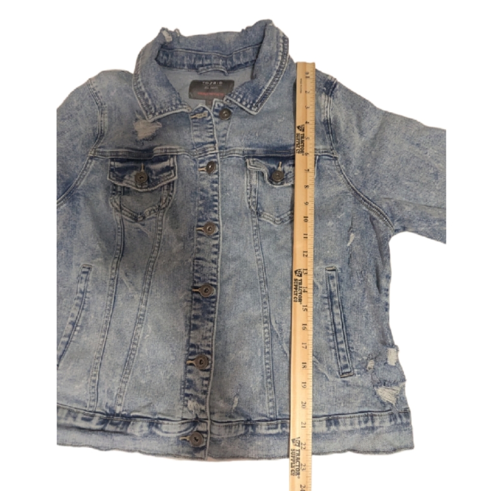 Torrid Deconstructed Trucker Denim Jacket Light Wash Distressed Size 2  18/20(5) - Picture 5 of 16